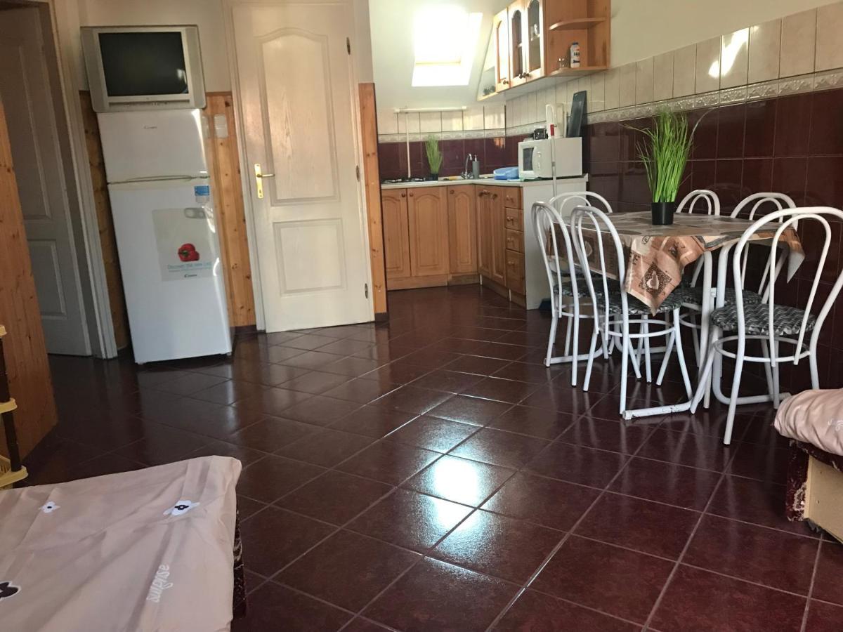 Edu Apartman Hajdúszoboszló Εξωτερικό φωτογραφία